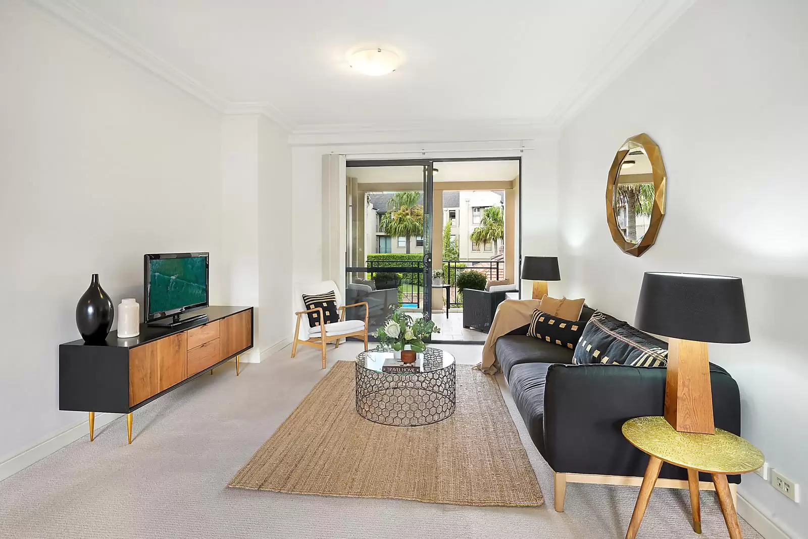 B7/1 Buchanan Street, Balmain Sold by Coopers Agency - image 2