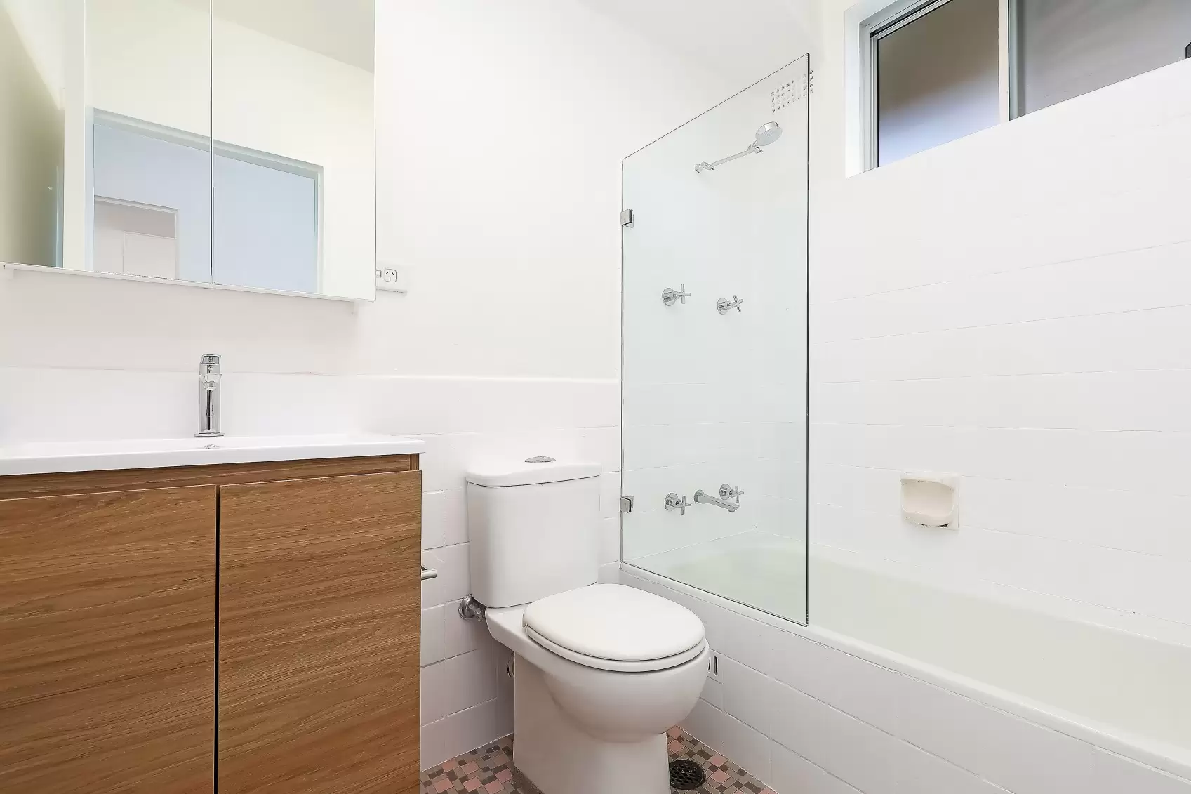 2/18A Ballast Point Road, Birchgrove Leased by Coopers Agency - image 4