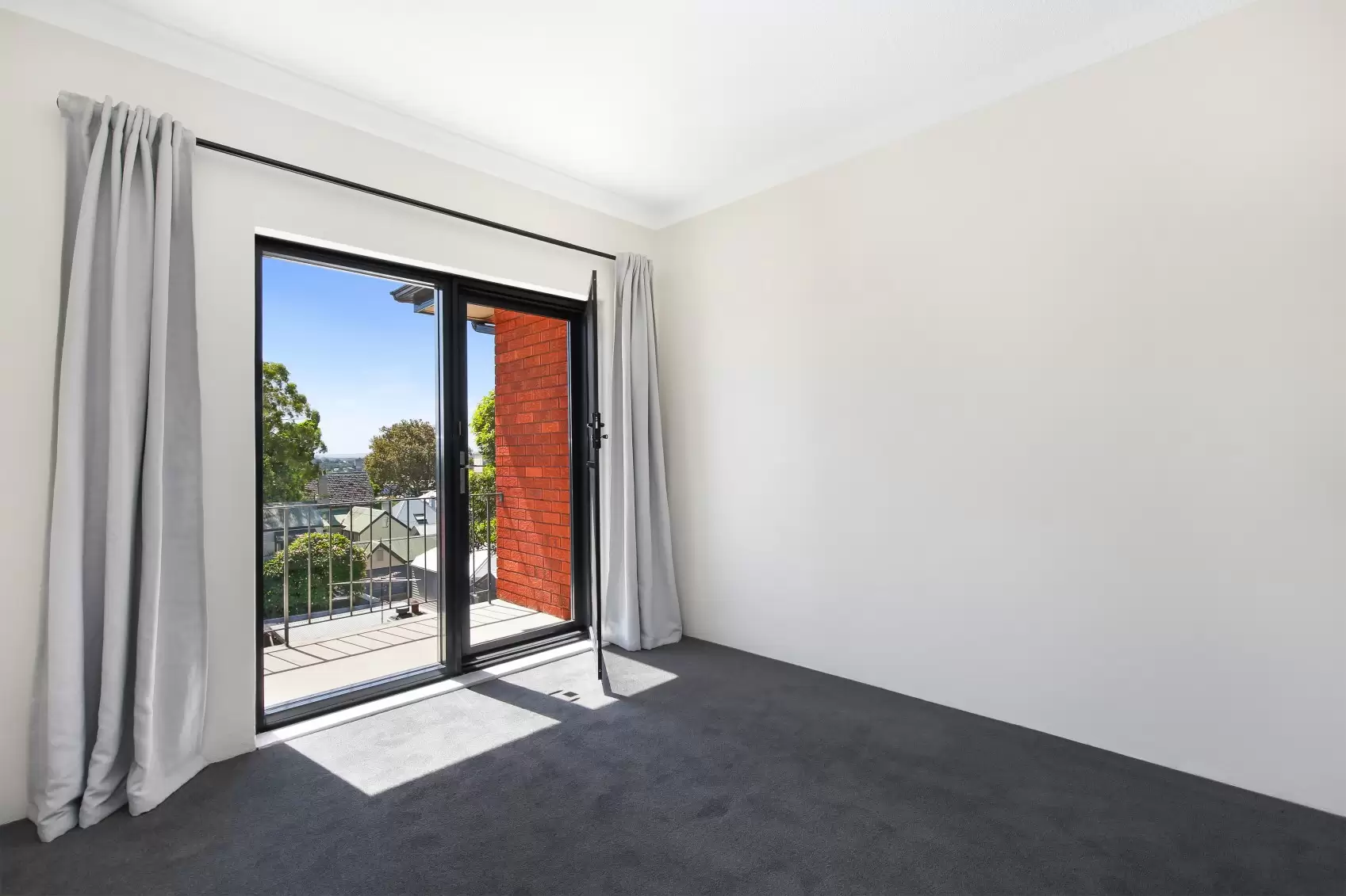 14/7-9 Birchgrove Road, Balmain Leased by Coopers Agency - image 3