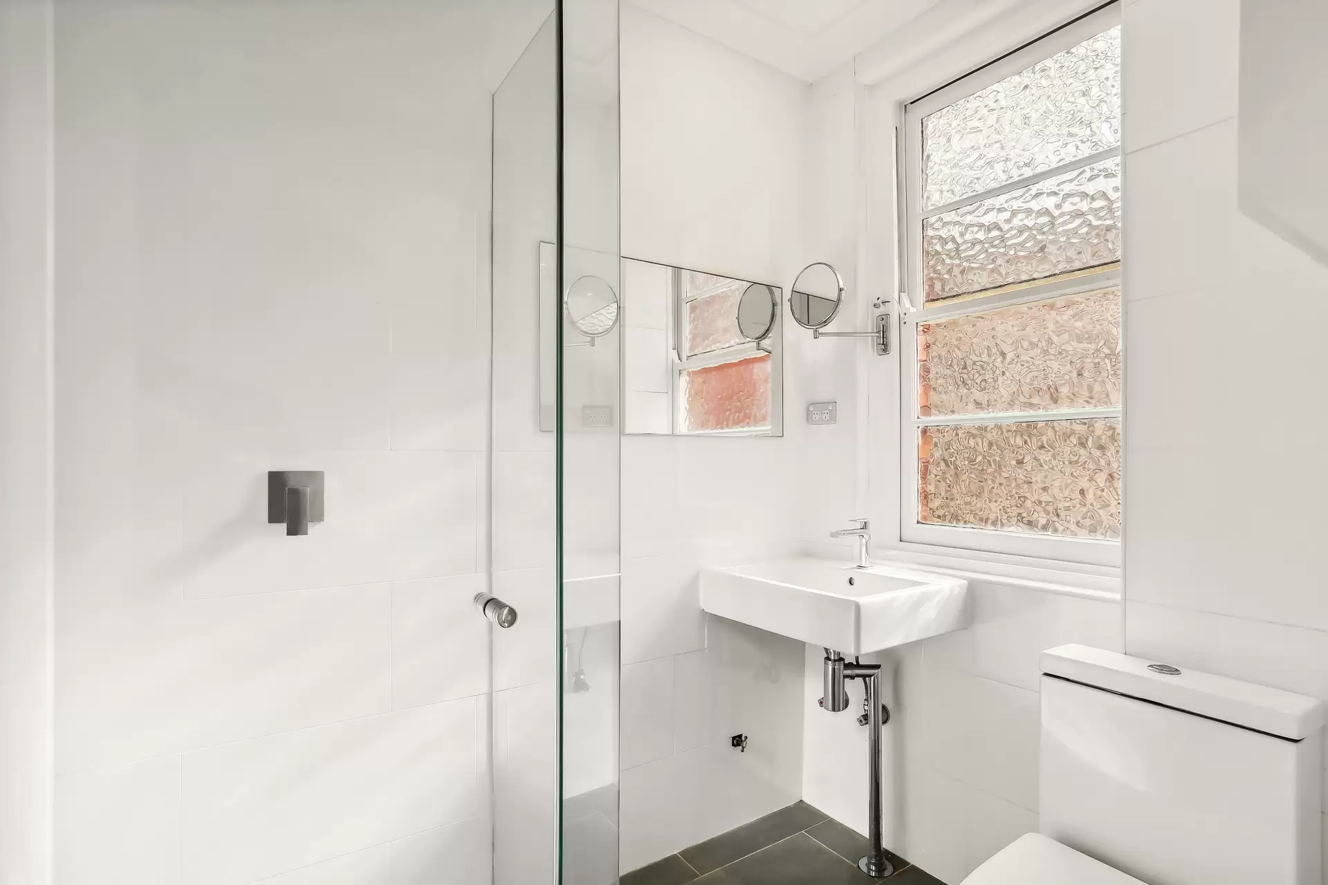 16/2 Crick Avenue, Elizabeth Bay Leased by Coopers Agency - image 1