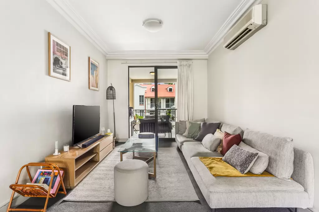 B18/1 Buchanan Street, Balmain Auction by Coopers Agency