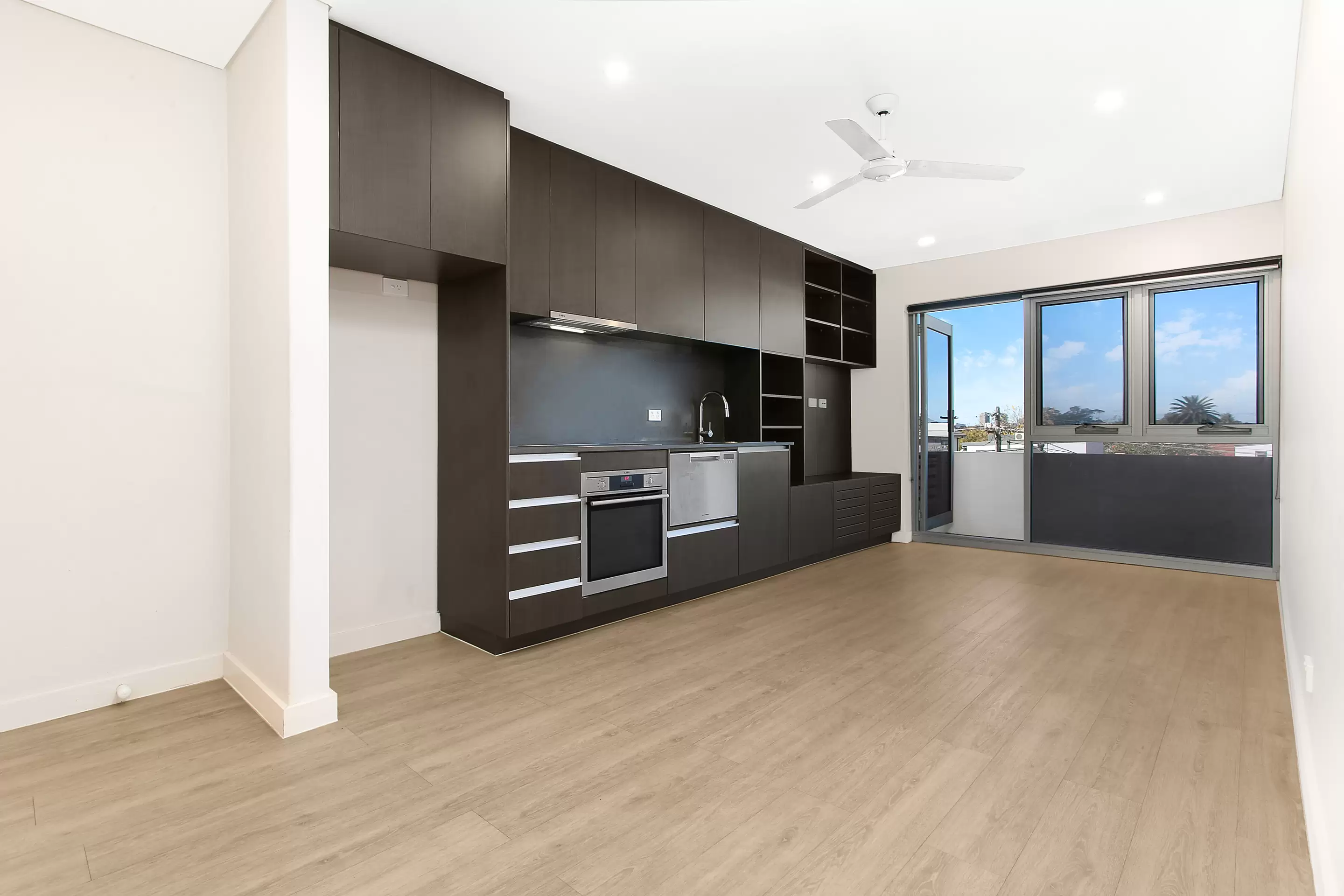 6/31-33 Maida Street, Lilyfield For Lease by Coopers Agency - image 2