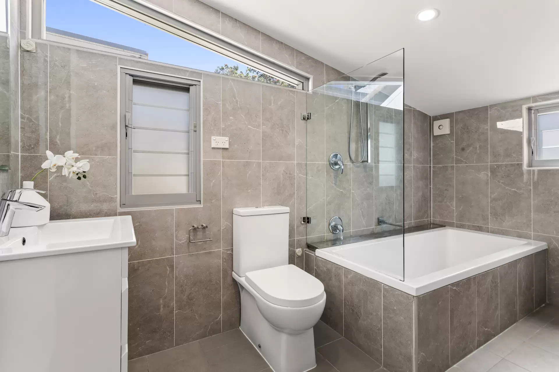 33B Rosser Street, Balmain Sold by Coopers Agency - image 1