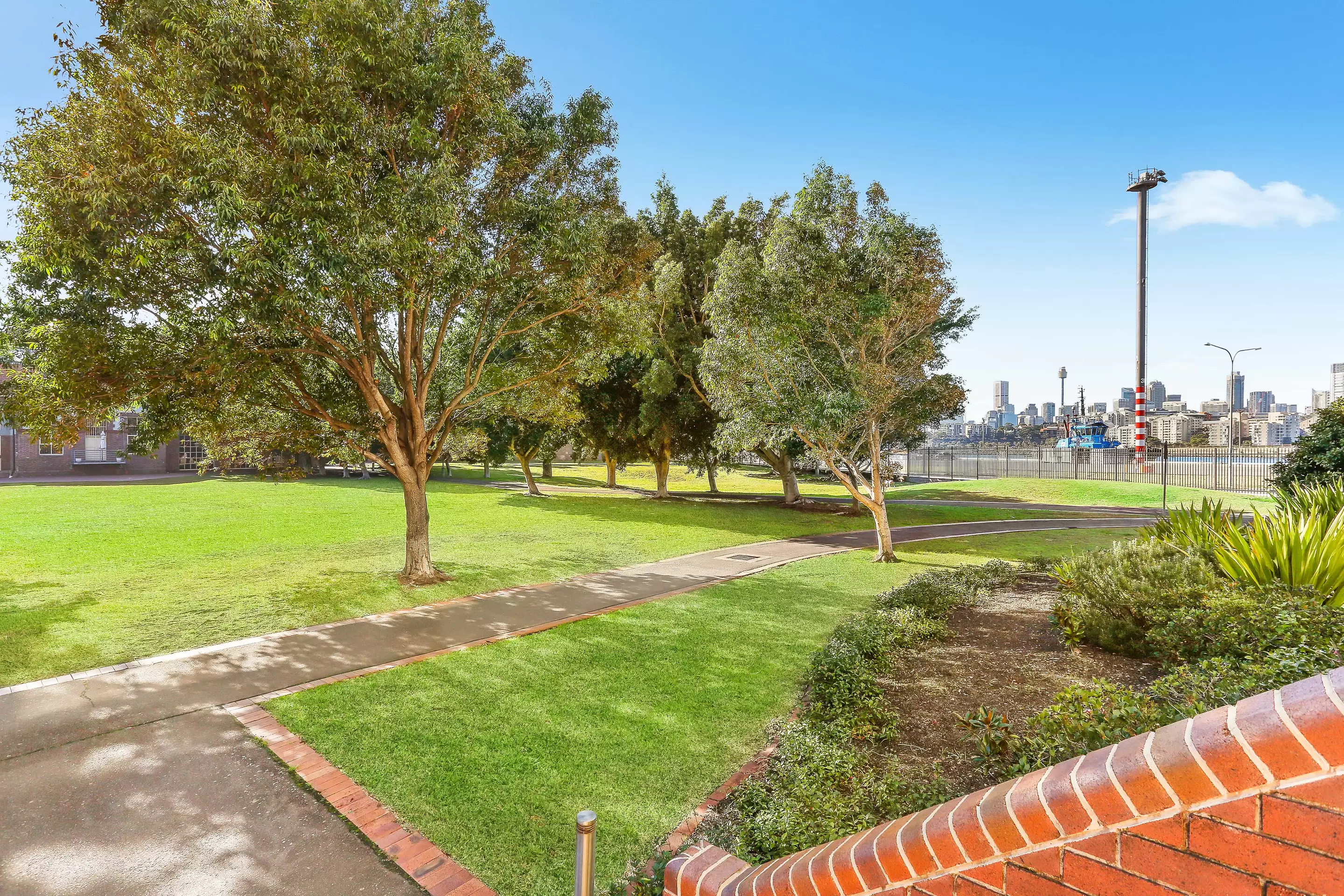 D14,1 Buchanan Street, Balmain Leased by Coopers Agency - image 11