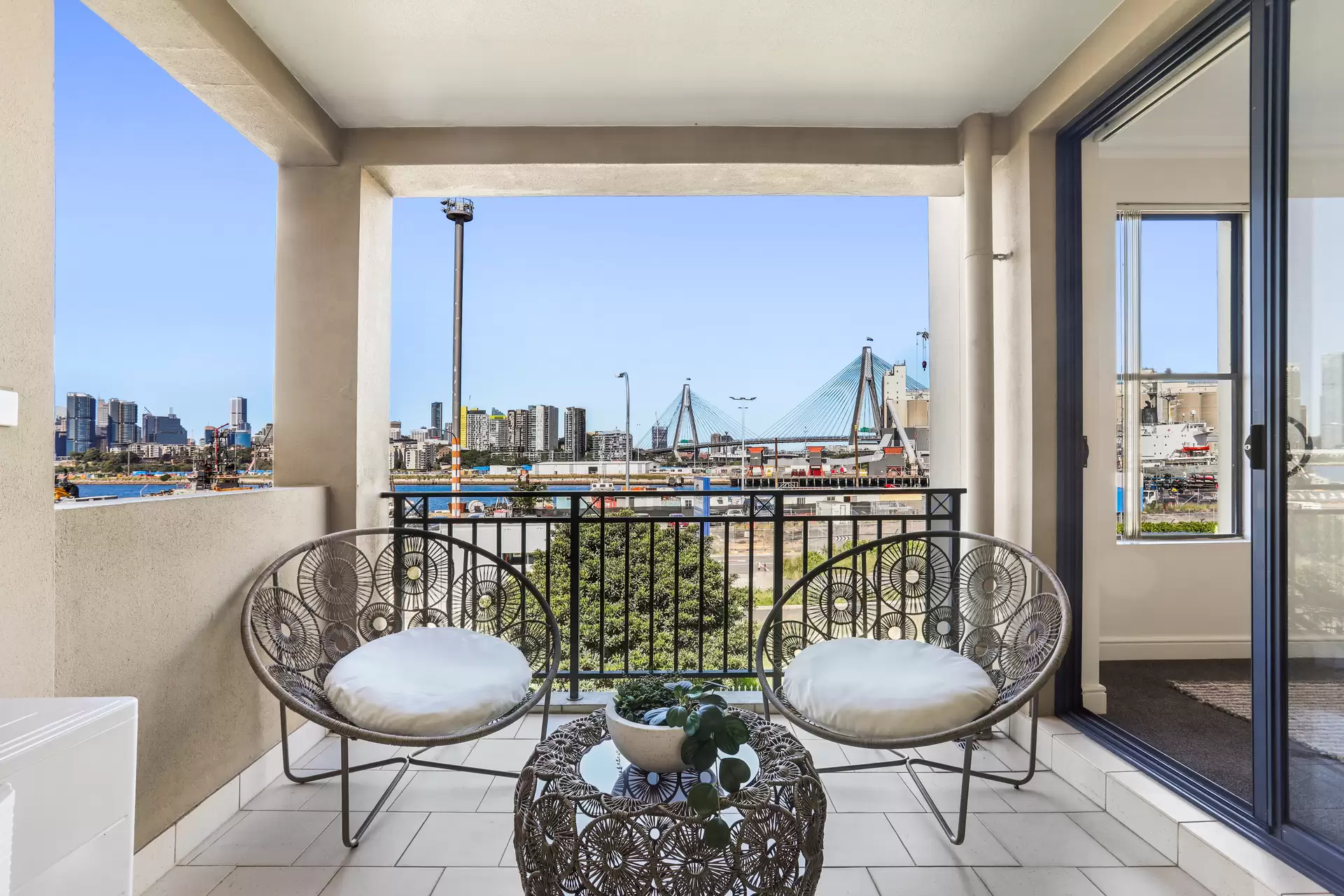 C15/1 Buchanan Street, Balmain For Sale by Coopers Agency - image 1