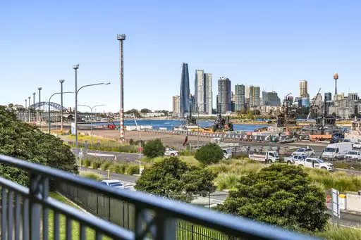 C15/1 Buchanan Street, Balmain Auction by Coopers Agency