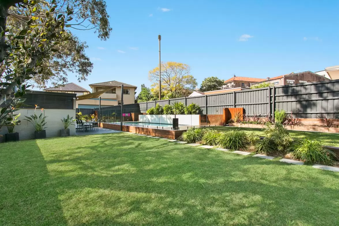 6 Hampden Road, Russell Lea Sold by Coopers Agency - image 5