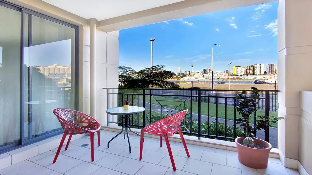 D2/1 Buchanan Street, Balmain Leased by Coopers Agency - image 1
