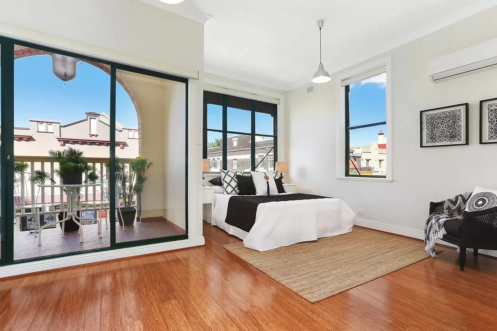 142 Glebe Point Road, Glebe Sold by Coopers Agency - image 4